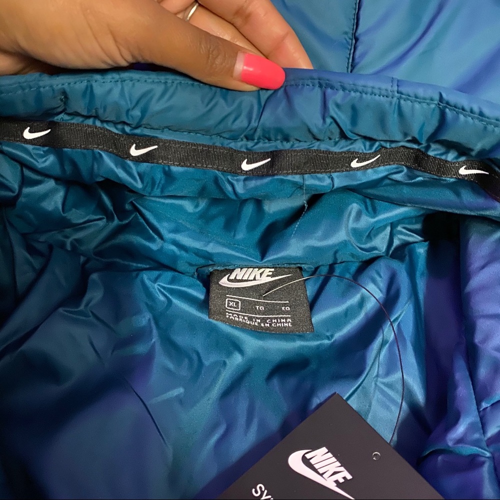 🚨SOLD🚨NIKE WOMENS THERMAL Blueish JACKET XL - Picture 3 of 7
